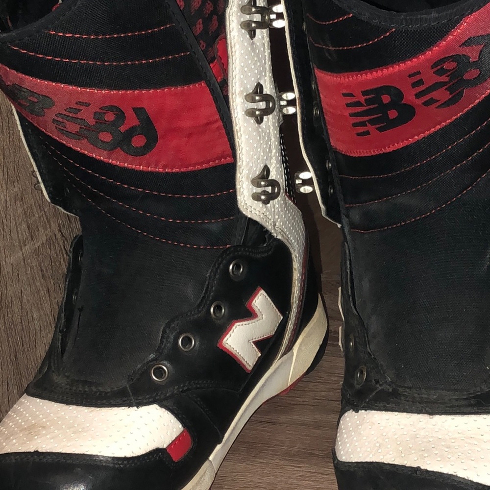 Snowboard boots